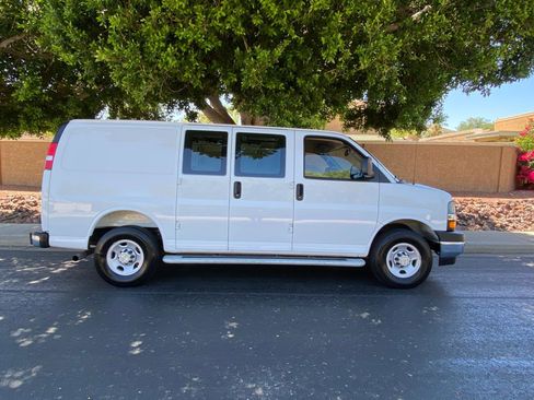 Used 2025 Chevrolet Express 2500 w/ Driver Convenience Package RWD image 2