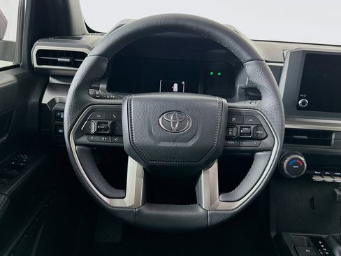 Used 2026 Toyota 4Runner SR5 AWD/4WD image 18