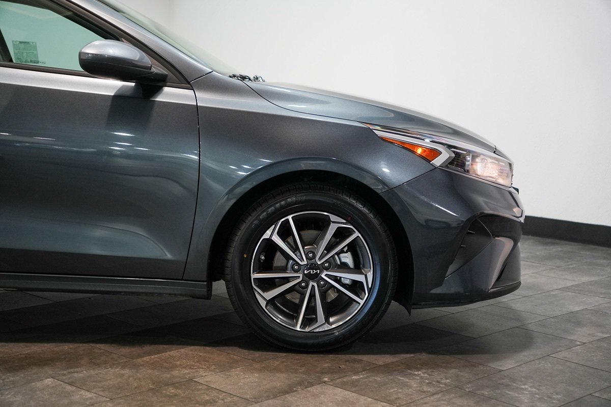 Used 2023 Kia Forte LXS FWD image 4