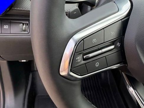 New 2026 Chevrolet Equinox LT w/ Convenience Package II FWD image 11
