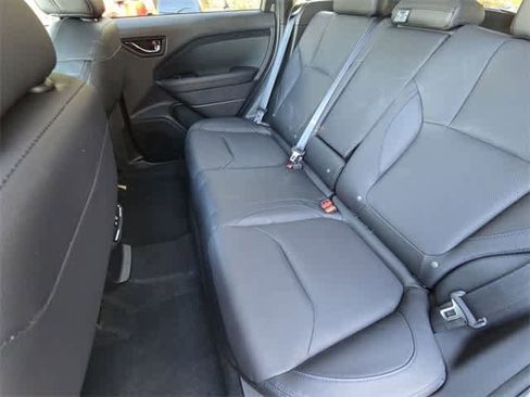Certified 2025 Subaru Forester Limited image 19