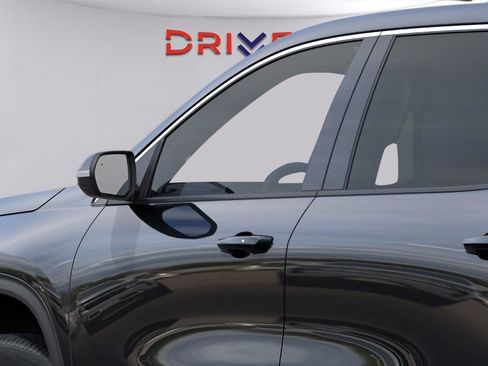 New 2026 Chevrolet Traverse LT w/ LPO, Floor Liner Package image 21