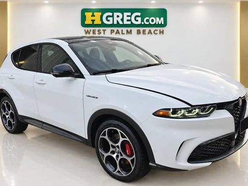 Used 2024 Alfa Romeo Tonale Veloce w/ Active Assist Package AWD/4WD image 4