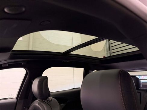 Used 2025 Lincoln Nautilus Reserve image 22