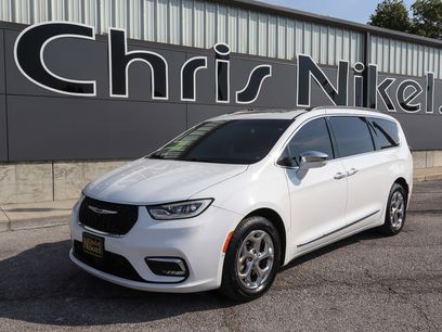 Used 2022 Chrysler Pacifica Limited
