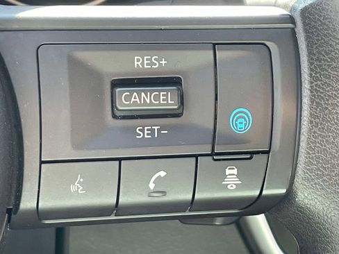 Used 2024 Nissan Rogue SV AWD/4WD image 31