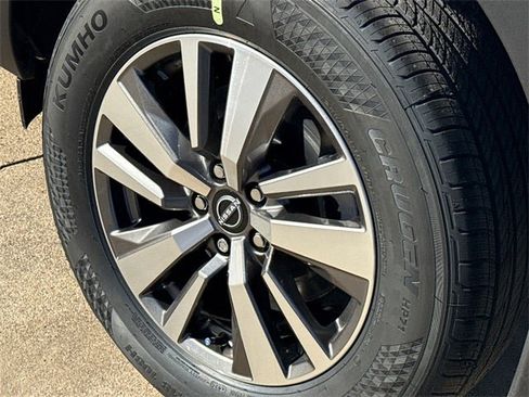 New 2026 Nissan Pathfinder SL image 11