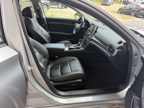 Used 2021 Honda Accord EX-L image 11