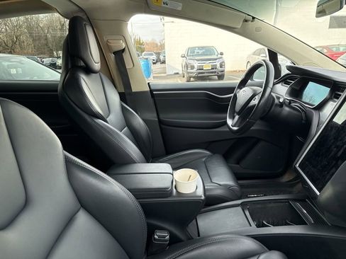 Used 2018 Tesla Model X 75D image 8