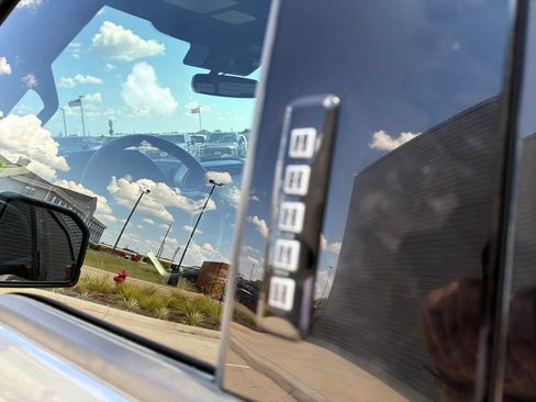 Used 2020 Ford F150 Lariat w/ Equipment Group 502A Luxury AWD/4WD image 25