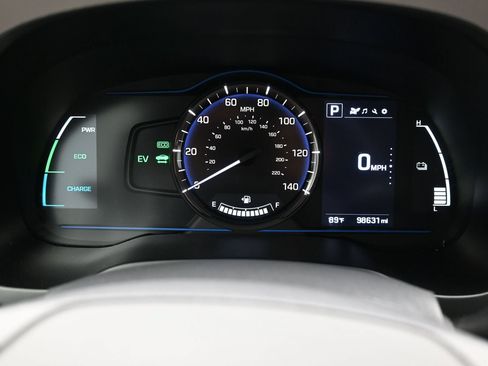 Used 2018 Hyundai Ioniq Blue FWD image 27