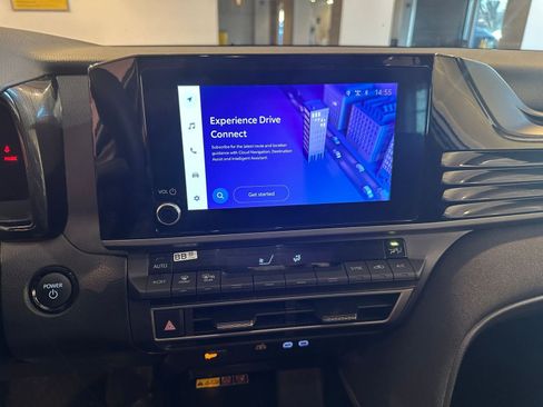 Used 2025 Toyota Camry LE image 18