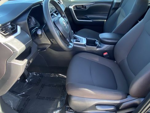 Certified 2025 Toyota RAV4 LE image 26