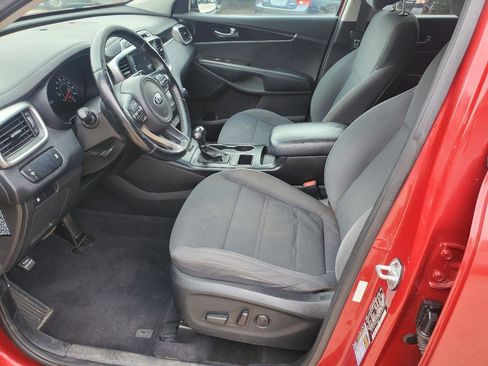 Used 2017 Kia Sorento FWD w/ LX Convenience Package image 16