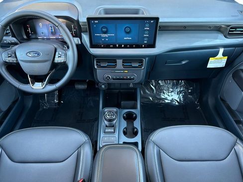 Used 2025 Ford Maverick Lobo image 5