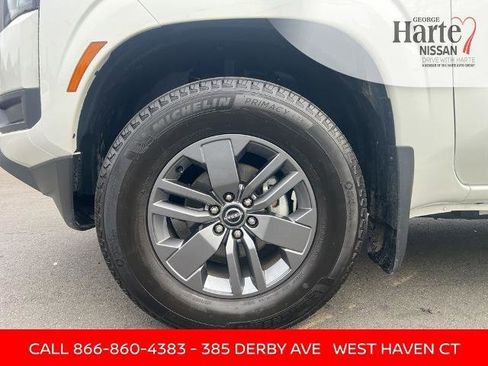 Certified 2025 Nissan Frontier SV image 18