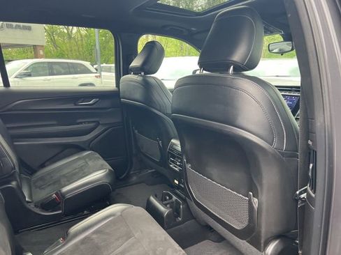 Used 2024 Jeep Grand Cherokee L Altitude AWD/4WD image 26