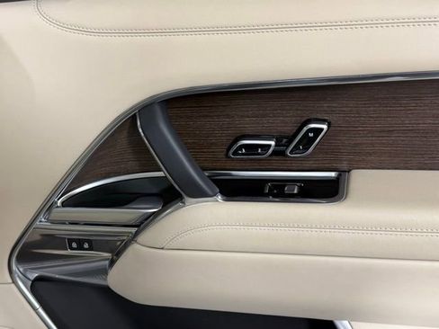 Certified 2023 Land Rover Range Rover SE image 28