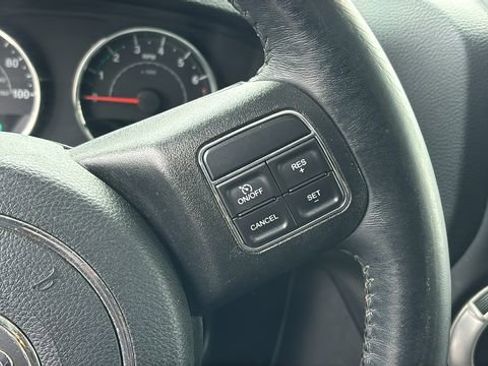 Used 2017 Jeep Wrangler Unlimited Sahara w/ Connectivity Group image 18