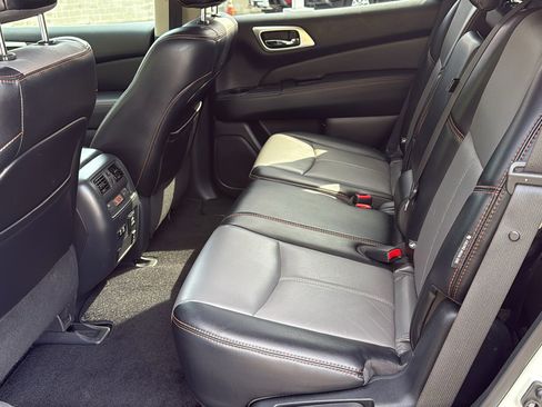 Used 2020 Nissan Pathfinder SL AWD/4WD image 22
