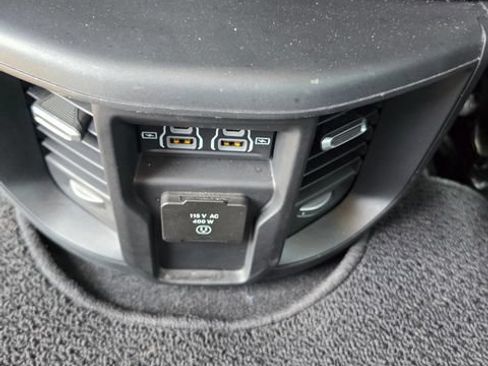 Used 2024 RAM 2500 Laramie AWD/4WD image 13