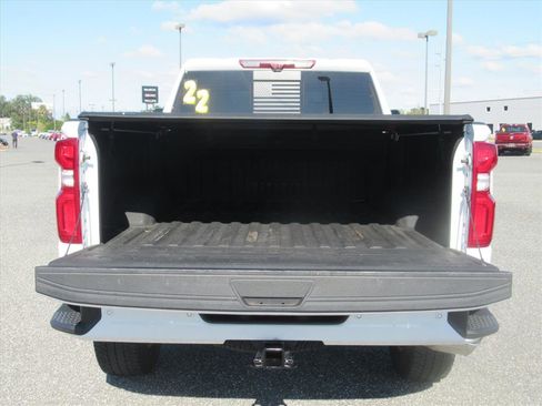 Used 2022 Chevrolet Silverado 2500 High Country w/ Technology Package image 6
