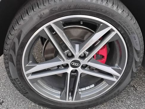 Certified 2025 Audi Q5 e Premium Plus w/ Premium Plus Package image 14