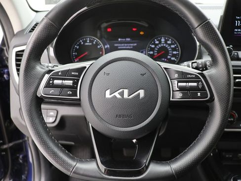 Used 2023 Kia Seltos SX image 18