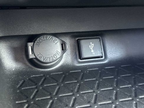 Used 2022 Toyota RAV4 XLE FWD image 26