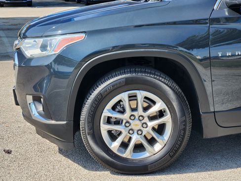 Used 2021 Chevrolet Traverse LT FWD image 26