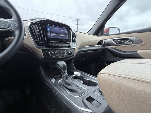 Used 2023 Chevrolet Traverse Premier image 19