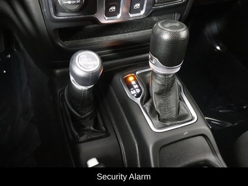 Used 2022 Jeep Wrangler Sport AWD/4WD image 18