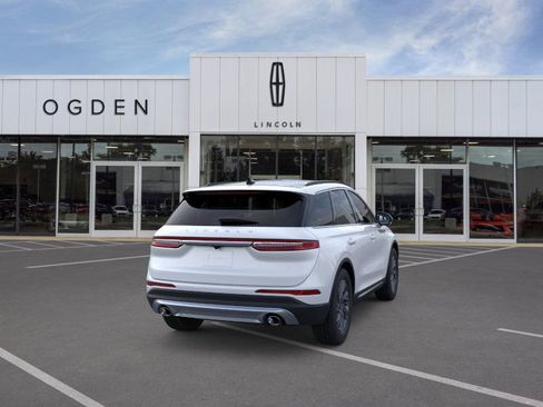 New 2026 Lincoln Corsair Premiere image 8