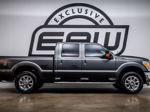 Used 2015 Ford F250 Lariat w/ Lariat Interior Package image 8