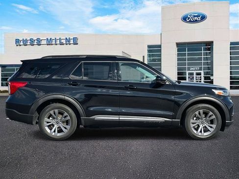 Used 2023 Ford Explorer XLT w/ Equipment Group 202A image 2