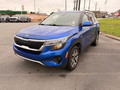 Used 2021 Kia Seltos EX AWD/4WD image 3