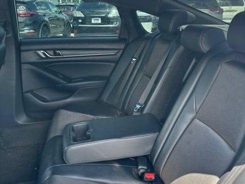 Used 2018 Honda Accord Sport image 11