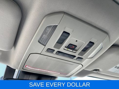 Used 2024 Toyota Highlander XLE FWD image 20
