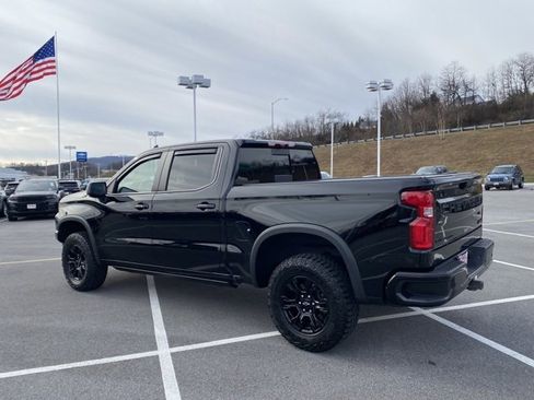 Used 2023 Chevrolet Silverado 1500 ZR2 w/ Technology Package image 3