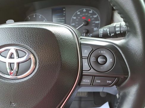 Used 2024 Toyota Corolla Cross LE image 18