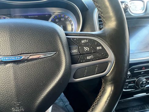 Used 2017 Chrysler 300 C RWD image 15