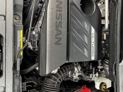 Used 2023 Nissan Rogue SV image 31