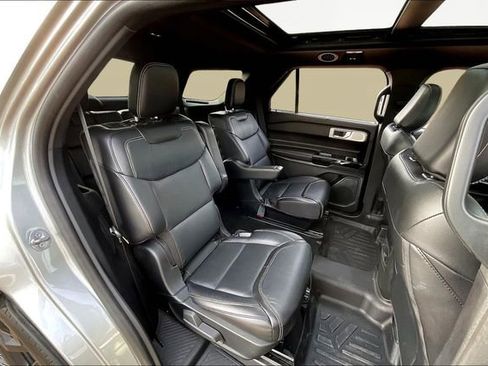 Used 2022 Ford Explorer ST w/ Equipment Group 401A image 17