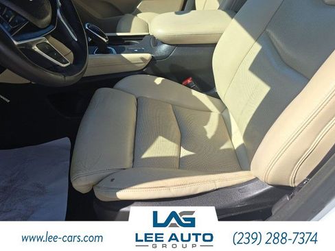 Used 2017 Cadillac XT5 Luxury w/ Driver Awareness Package image 4