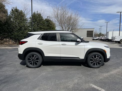Used 2025 Chevrolet TrailBlazer ACTIV w/ Convenience Package image 11