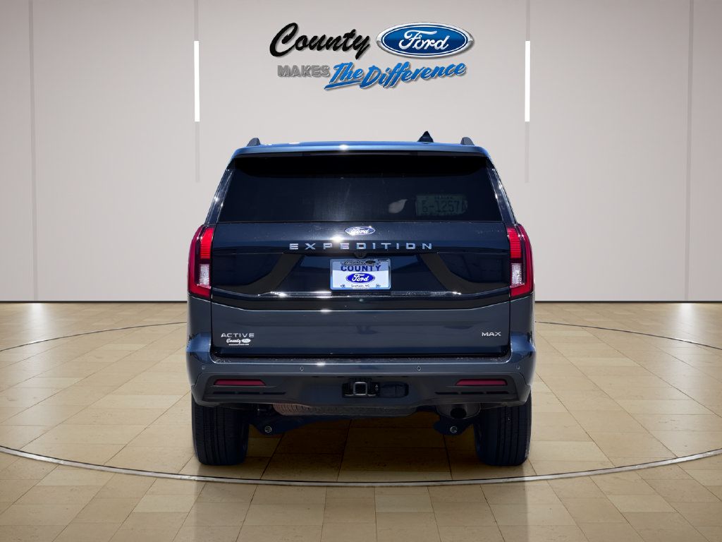 Used 2025 Ford Expedition Max Active RWD image 4