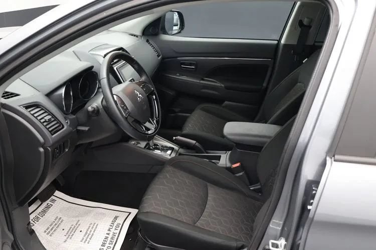 Used 2025 Mitsubishi Outlander Sport LE AWD/4WD image 14