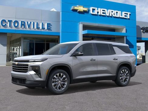 New 2026 Chevrolet Traverse LT image 2