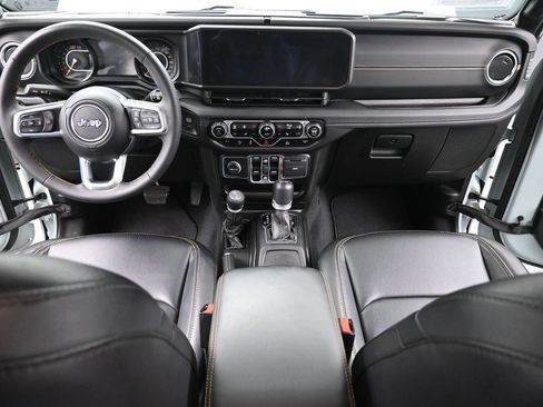 Used 2024 Jeep Wrangler Sahara image 23