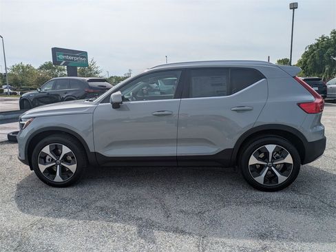 New 2025 Volvo XC40 B5 Plus w/ Climate Package image 7